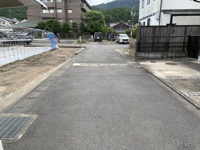 京都市左京区岩倉花園町　中古一戸建の前面道路含む現地写真