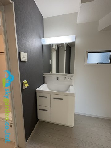 藤沢市亀井野7期　新築戸建　全3棟2号棟の独立洗面台|独立洗面台あり、毎朝おしゃれに忙しい女性の方におすすめです