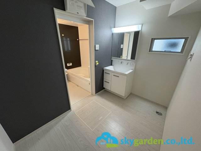 藤沢市亀井野7期　新築戸建　全3棟2号棟の脱衣所|洗濯機置場もあります