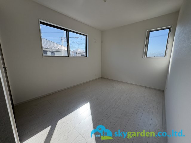 藤沢市亀井野7期　新築戸建　全3棟2号棟の洋室|個人の部屋や寝室として使える洋室です