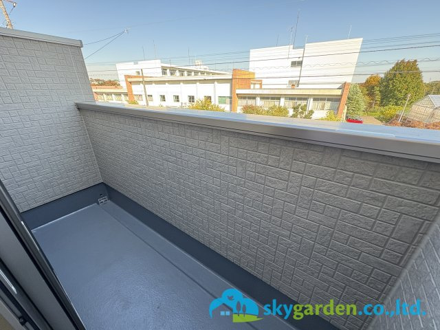 藤沢市亀井野7期　新築戸建　全3棟2号棟のバルコニー|北東側のバルコニー