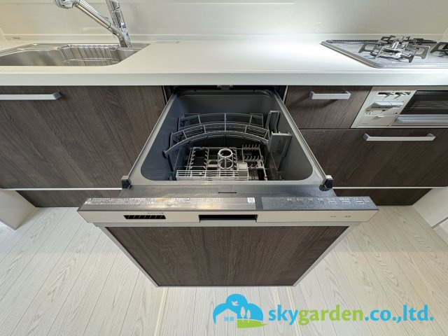 藤沢市亀井野7期　新築戸建　全3棟2号棟のキッチン|ビルトイン食洗機