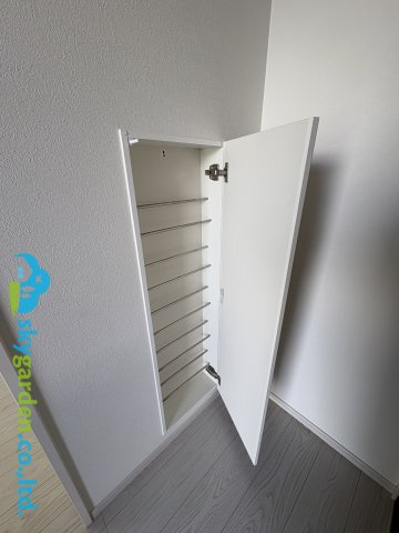 藤沢市亀井野7期　新築戸建　全3棟2号棟のその他|玄関ホールの壁収納