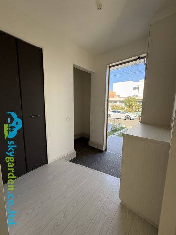 藤沢市亀井野7期　新築戸建　全3棟2号棟の玄関|毎日通る玄関の様子