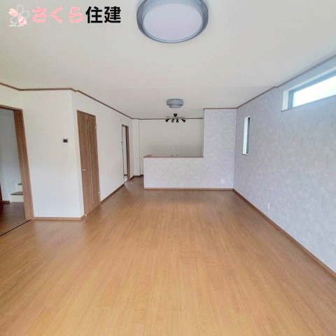 下野市緑3丁目1期　3号棟の居間・リビング|広々20帖越えのリビングは南向きで日当たりも良好です◎