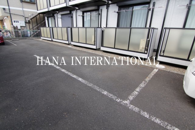 イーヴィラの駐車場