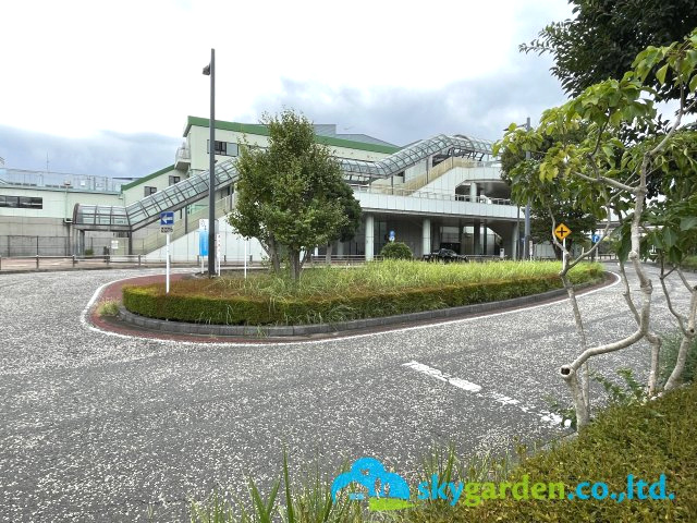 藤沢市亀井野　売地のその他|現地前面からの風景　六会日大前駅があります