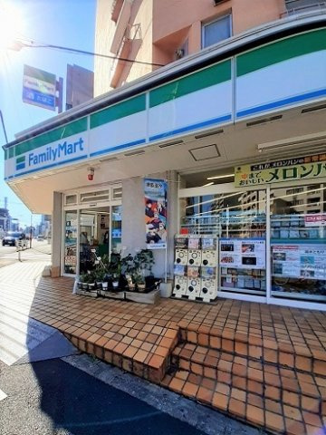 プラムツリー神楽坂の周辺|ファミリーマート新宿弁天町店まで92m