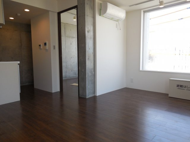 エクサム西新宿の居間・リビング|他の部屋参照