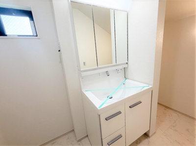 【独立洗面台】 | 【仲介手数料３１０万円が無料！！】■ＬＤＫは２０帖で吹抜け天井■ＺＥＨ水準住宅■３０年保証