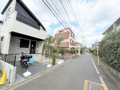 【前面道路含む現地写真】 | 【仲介手数料３１０万円が無料！！】■ＬＤＫは２０帖で吹抜け天井■ＺＥＨ水準住宅■３０年保証