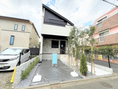 【外観】 | 【仲介手数料３１０万円が無料！！】■ＬＤＫは２０帖で吹抜け天井■ＺＥＨ水準住宅■３０年保証 | 【お得な諸費用サービスキャンペーン中！！】
■詳細は「物件概要」の「諸費用」欄をご確認下さい！
■ＬＤＫ２０帖超！
■リビング天井は豪快な吹抜け！
■３０年保証
■ＺＥＨ水準住宅
■省エネ性能ラベル