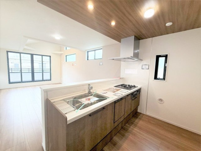 【キッチン】 | 【仲介手数料３１０万円が無料！！】■ＬＤＫは２０帖で吹抜け天井■ＺＥＨ水準住宅■３０年保証