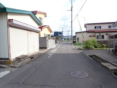 【前面道路含む現地写真】 | 黒石市美原町　土地