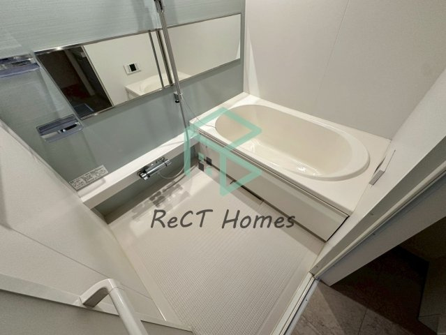 シャーメゾン岡寺の浴室