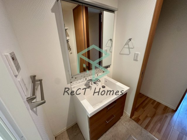 シャーメゾン岡寺の洗面所