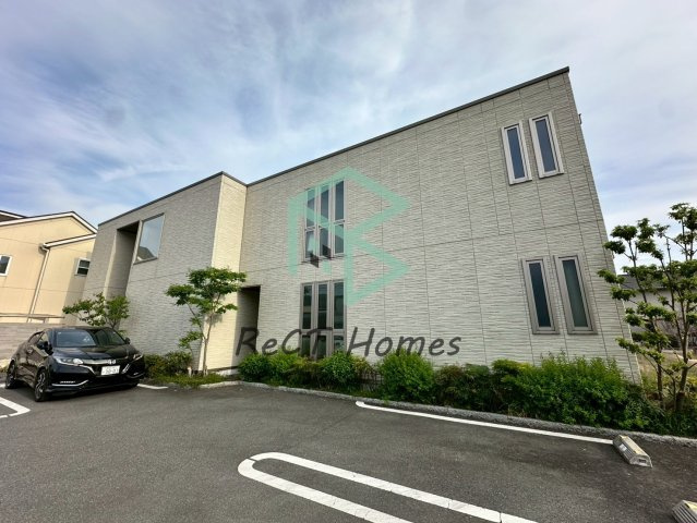 シャーメゾン岡寺の外観