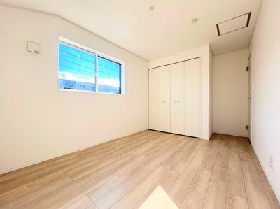 【洋室】 | ◆◇横浜市緑区三保町　新築戸建　3号棟◇◆ | ◆気持ちの良い風が室内へ入り込む居室。家具を配置しても広々ご利用いただけます！！