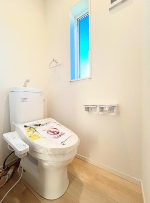 【トイレ】 | ◆◇横浜市緑区三保町　新築戸建　3号棟◇◆ | ◆土・日・祝日は、当社スタッフによる現地案内会を実施しております。もちろん平日のご案内も可能です。お気軽にご相談ください！！