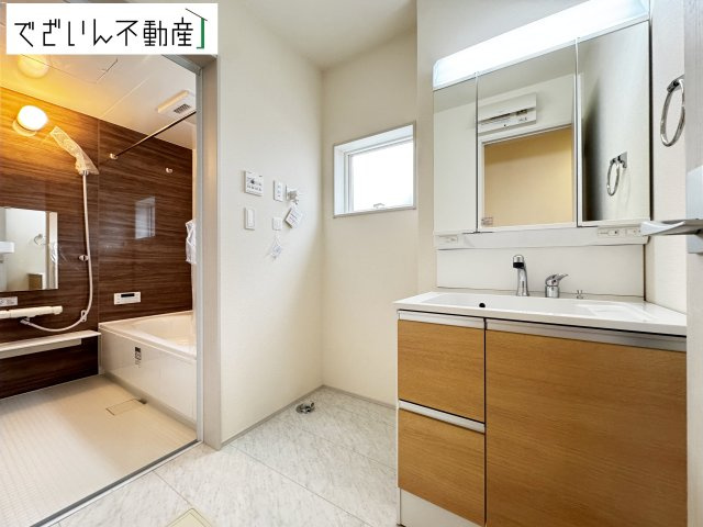 【独立洗面台】 | Livele Garden.S深谷市東方第2　新築住宅 | ≪1号棟≫
現地(2025年10月撮影)