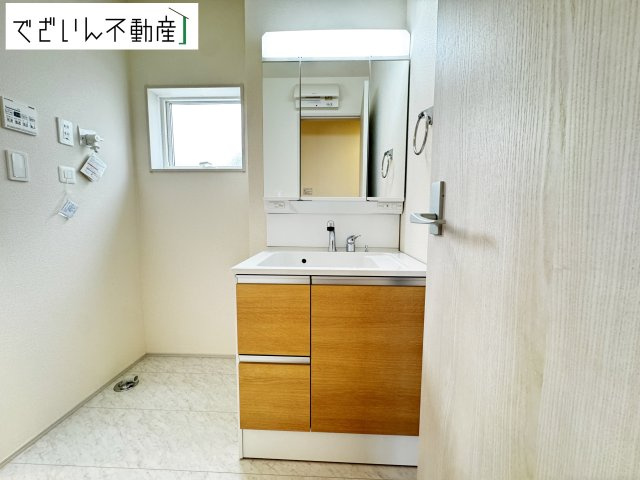 【独立洗面台】 | Livele Garden.S深谷市東方第2　新築住宅 | ≪1号棟≫
現地(2025年10月撮影)