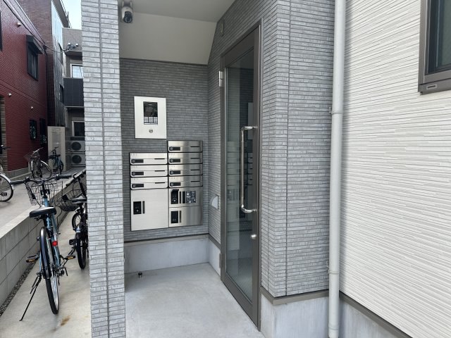 Delica大江のエントランス