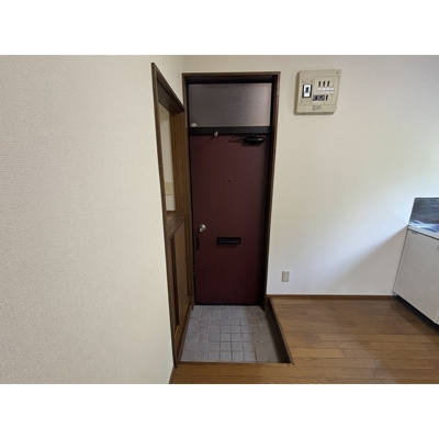 【玄関】 | ソレアードコートB | 明るい玄関です