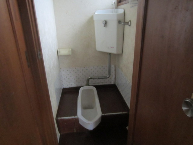 関アパートのトイレ|トイレあります。