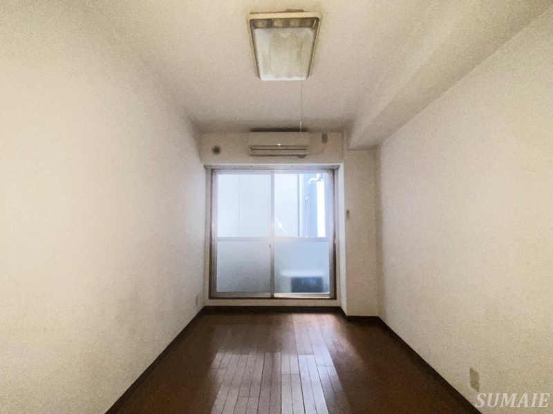 ドゥエルカネヒラの居間・リビング