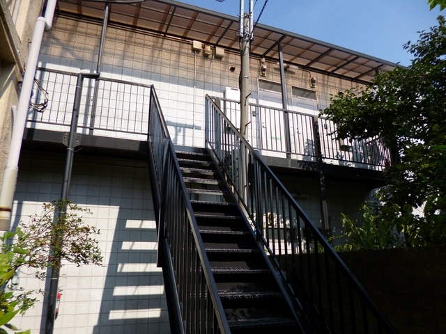 コーポ広央の外観|高さのあるアパートです！