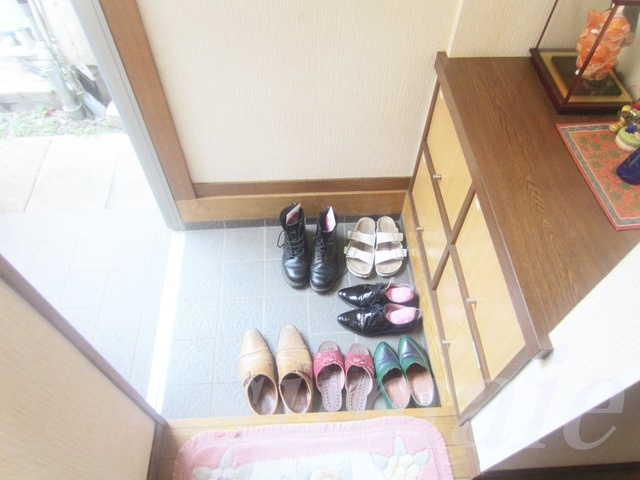 ＮＹハウスの玄関|★部屋ごとに分かれて下駄箱があります★