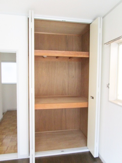 オレンジコーポの収納|天袋付きの収納です。