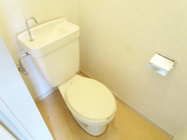 オレンジコーポのトイレ|洋式トイレ。