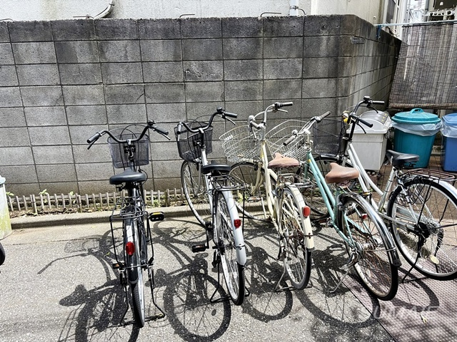 関アパートのその他共用部分|駐輪スペースです☆