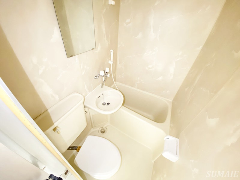 ライオンズマンション西が丘南のエントランス|オートロック完備で安心です。