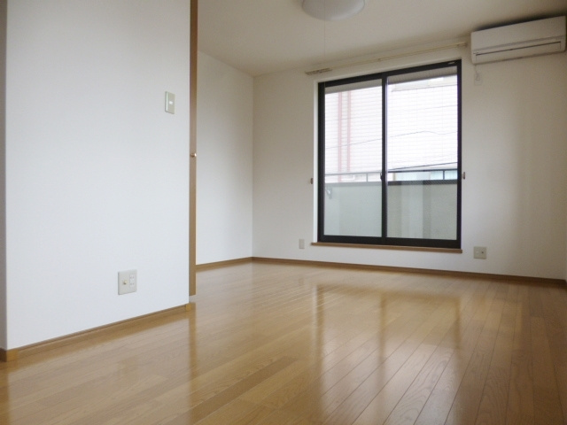 Ｍ．Ｃ．Ｍの寝室|使いやすい形のお部屋です☆