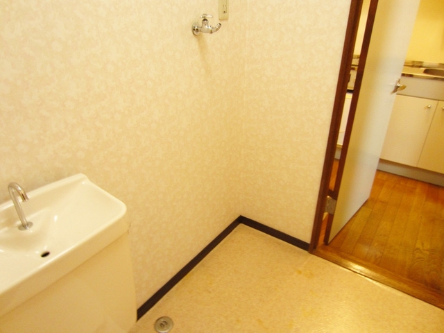 プレイス中村のその他|室内洗濯機置場付きです。