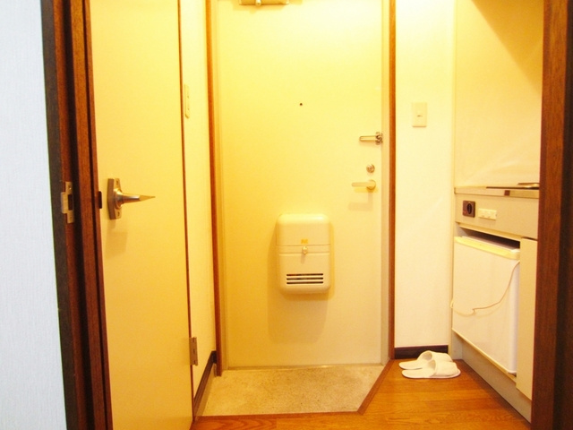 プレイス中村の玄関|清潔感ある玄関です。