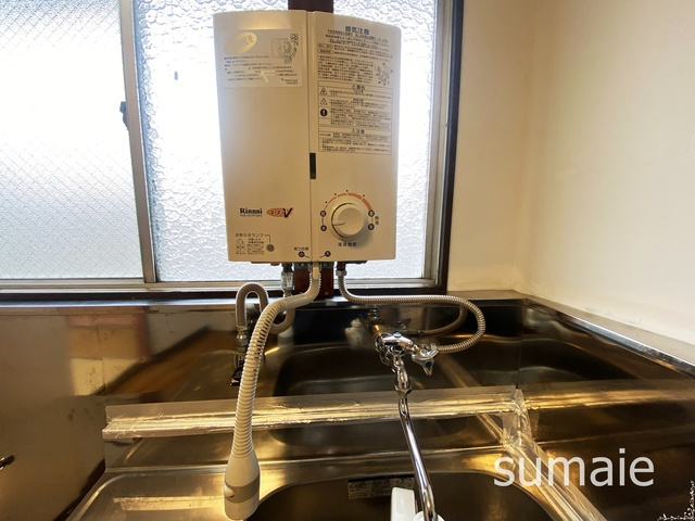 中村ビルのキッチン|キッチンに給湯器がついています☆