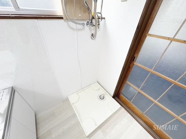 第一高千代コーポの設備|室内洗濯機置き場です☆