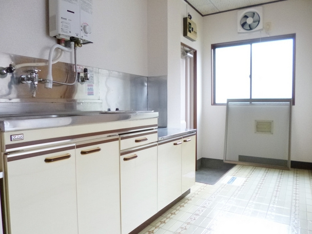 柏木ビルのキッチン|キッチン周りはこのようになっています