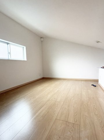 ＲＯＷ　ＨＯＵＳＥ上中里の居間・リビング