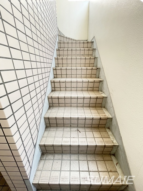 アネックス西ヶ原のその他共用部分|階段です