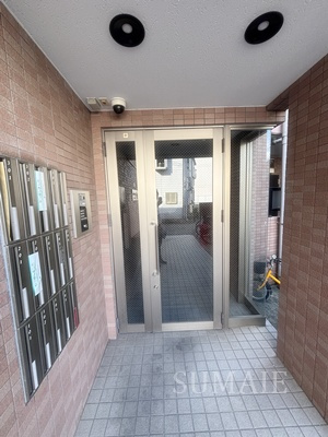 北区滝野川２丁目の賃貸マンションのエントランス