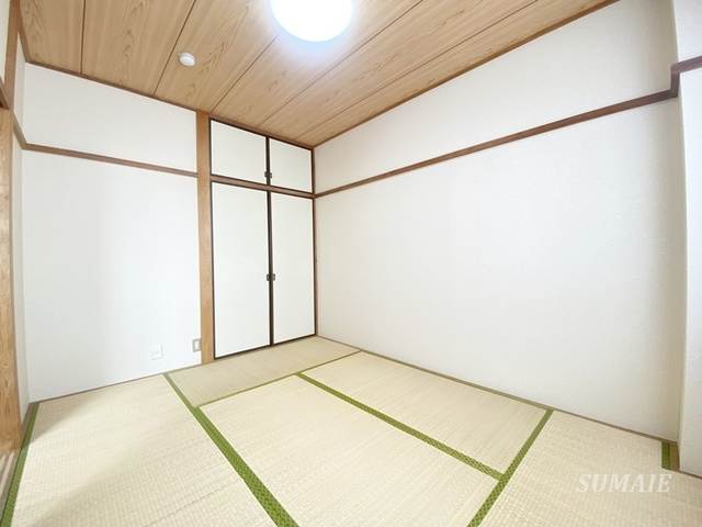 ラフォーレ町屋の和室|6帖和室です☆