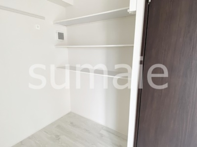 レピュア西尾久レジデンスの設備|室内洗濯機置き場です☆