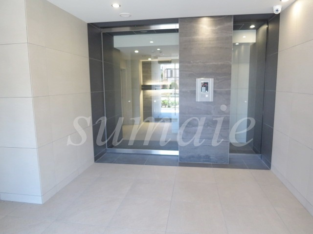 ベルグレード王子DUEのロビー|建物入口です☆