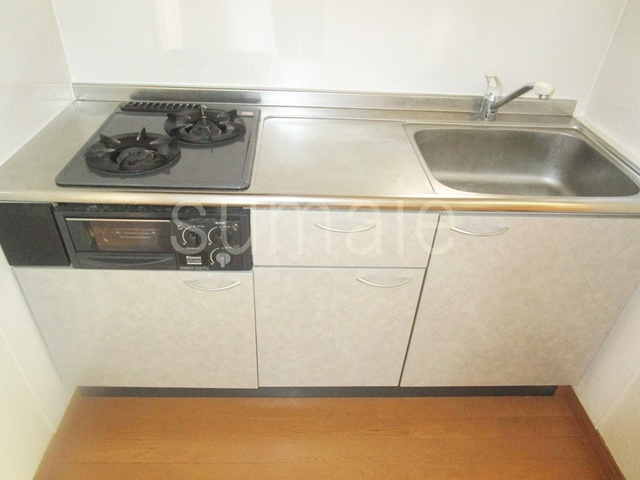 根岸邸のキッチン|２口システムキッチンです☆