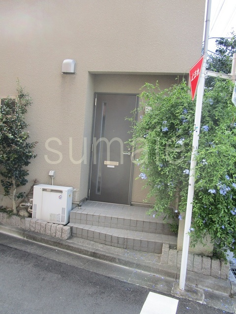 根岸邸のエントランス|入り口部分です！