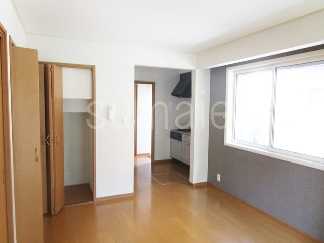 根岸邸の居間・リビング|明るいお部屋です☆